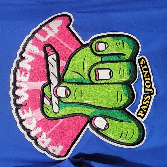 AUTHENTIC WEDDING CAKE TSHIRT. NWOT - Picture 3 of 13